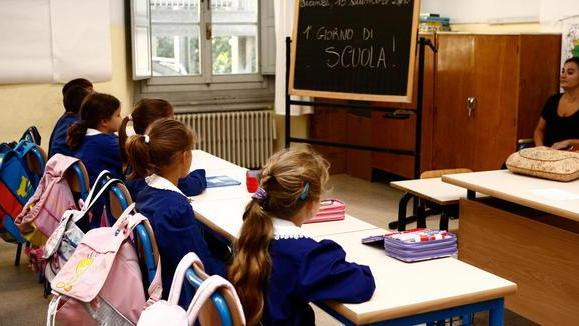 Suona la campanella ma senza 100 insegnanti