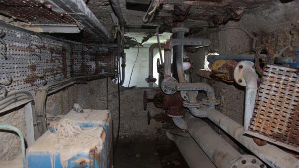 Il regno delle riparazioni mangiato da ruggine e salsedine