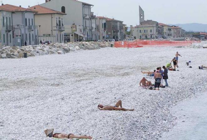 Stabilimenti balneari su piattaforme di legno 