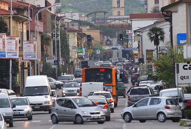 Troppi incidenti, ai Macelli semafori accesi 24 ore