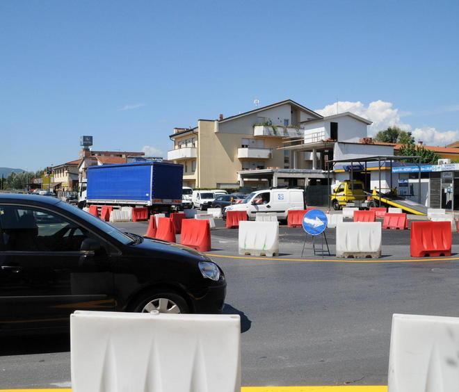 Nuova rotatoria, pareri contrastanti
