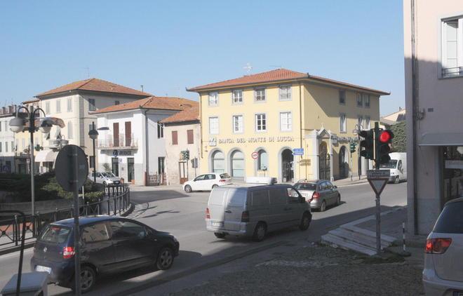 Nuovi posti auto in centro a Porcari 