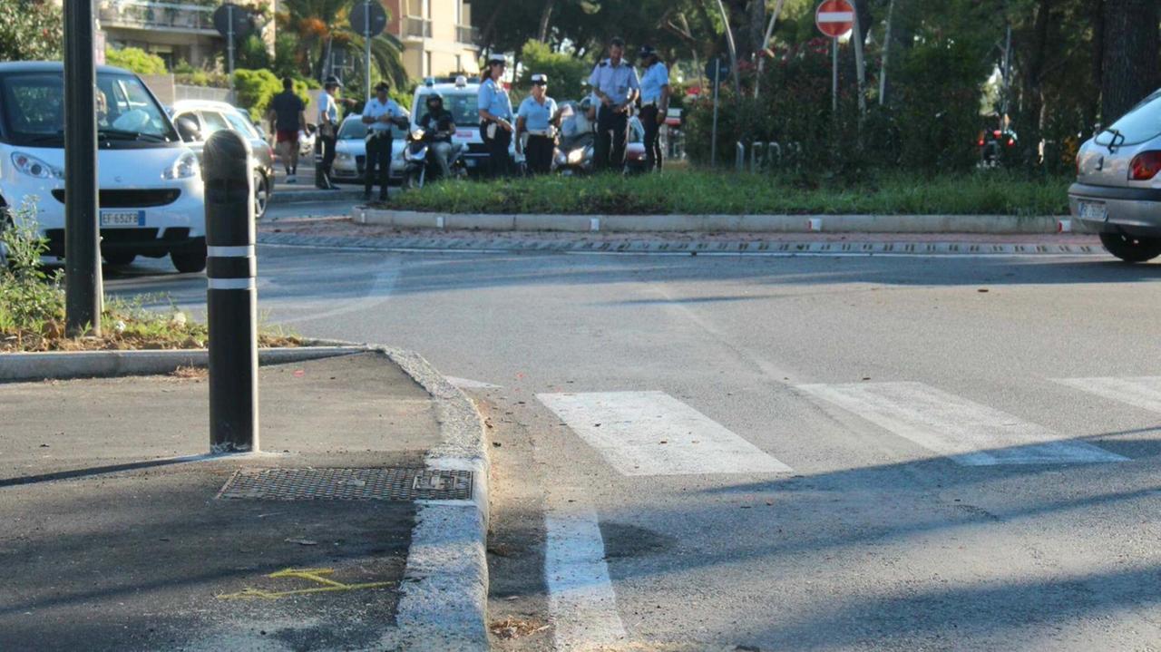 Commercianti e residenti avevano già raccolto firme contro la rotatoria «Avevamo suggerito un progetto alternativo, ora la strada è più pericolosa»