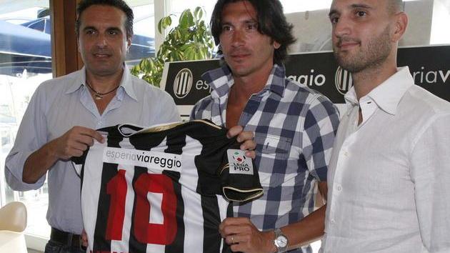 Nuovo colpo del Viareggio Preso l’attaccante Romeo