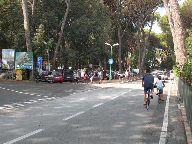 Strade e viali “trappola” al Villaggio Modenese 