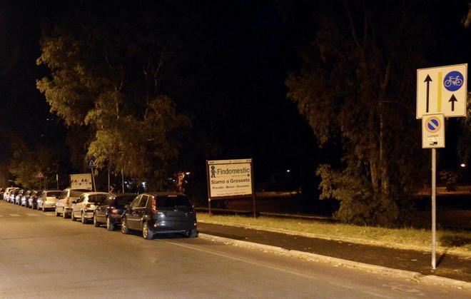 Sulla ciclabile regna il parcheggio selvaggio 