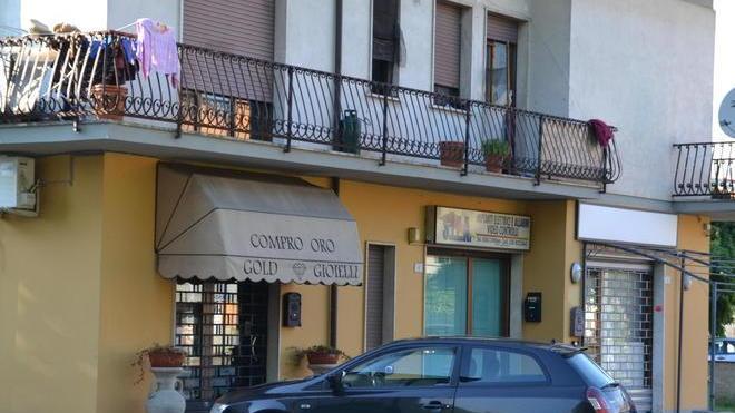 Televendita tarocca, revocata la licenza a un gioielliere