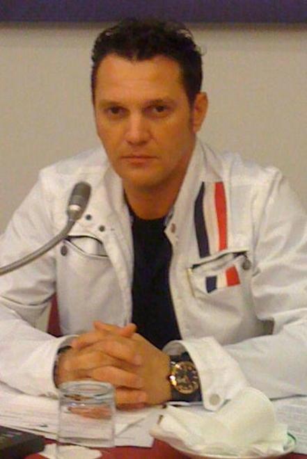 «Tambellini deve far rimuovere le pubblicità illegali»