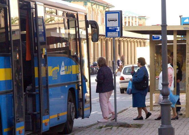 Autobus gratuiti in estate per aiutare il turismo 