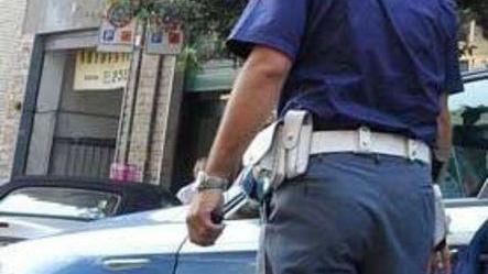 Evade dai domiciliari e minaccia il marito della cugina