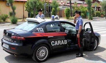 Aspirano 250 litri di gasolio arrestati due giovani 