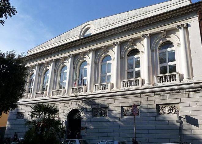 Rapinano edicola: arrestati minorenni 