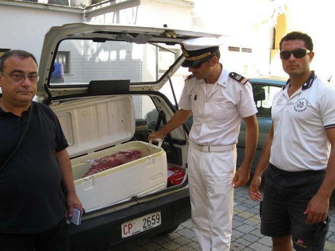 Sequestrato un tonno rosso a Marina di Pisa 