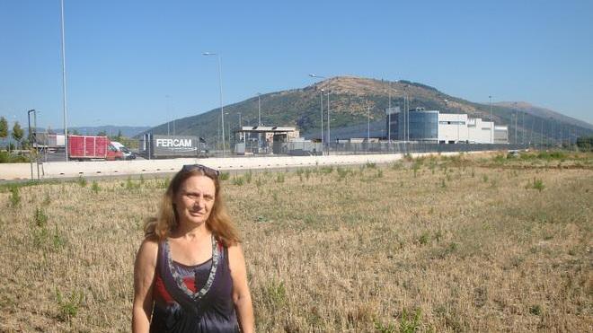 A Prato la villetta soffocata tra l’Interporto e due bretelle extraurbane