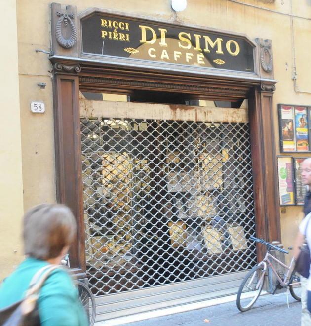 Spente ormai da un anno le vetrine del “Di Simo”