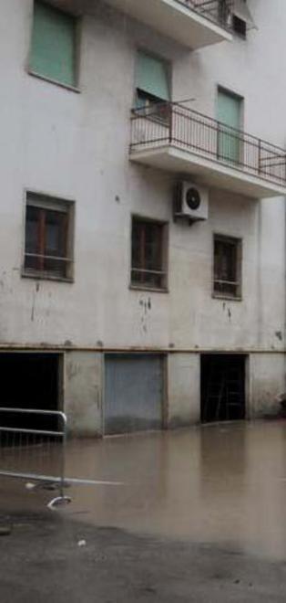 Strade ed ex scuole in degrado il sindaco: non ci sono soldi