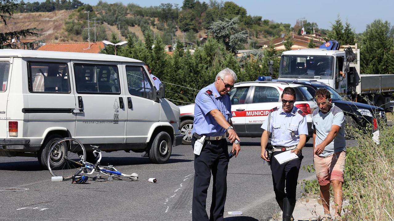 Scontro con un furgone a Empoli: gravissimo ciclista