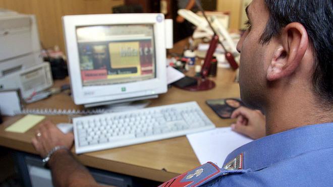 Compra smartphone su internet ma era una truffa: denunciato il venditore