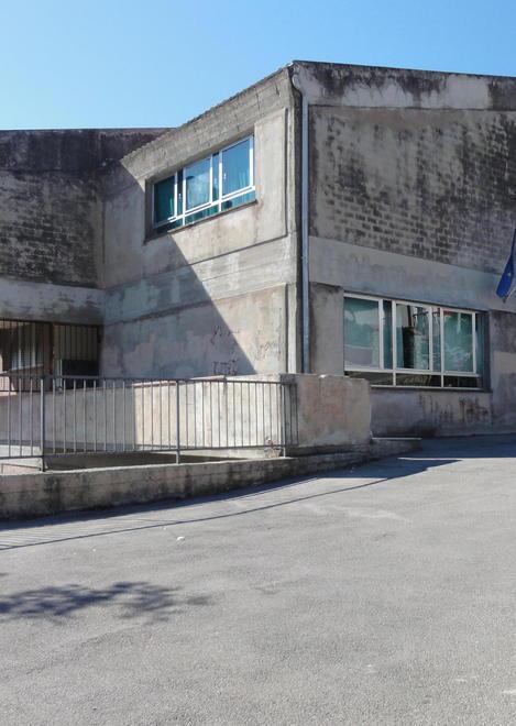 Via ai lavori alla scuola per le fondamenta
