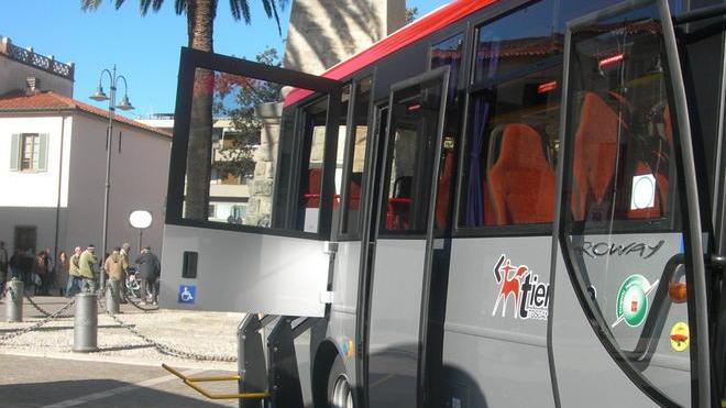 «Solo la metà paga sul bus il sindaco deve incontrarci»