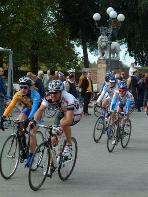 Cento squadre alle 24 ore sulle Mura 