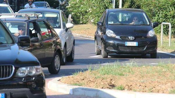 «Pattuglia di vigili fissa in viale Sauro»