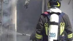 Va a fuoco una cucina a Ponte a Egola paura per i proprietari, ingenti i danni