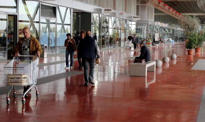 Moda, musica e carrelli fino alle 23 