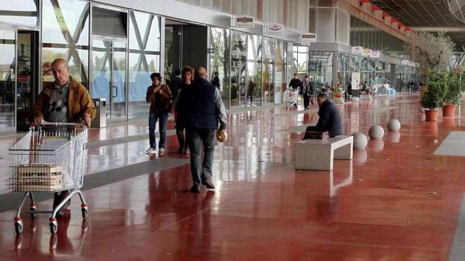 Moda, musica e carrelli fino alle 23