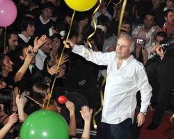 Stasera a Prato un tuffo negli anni ’80 insieme a Jerry Calà 