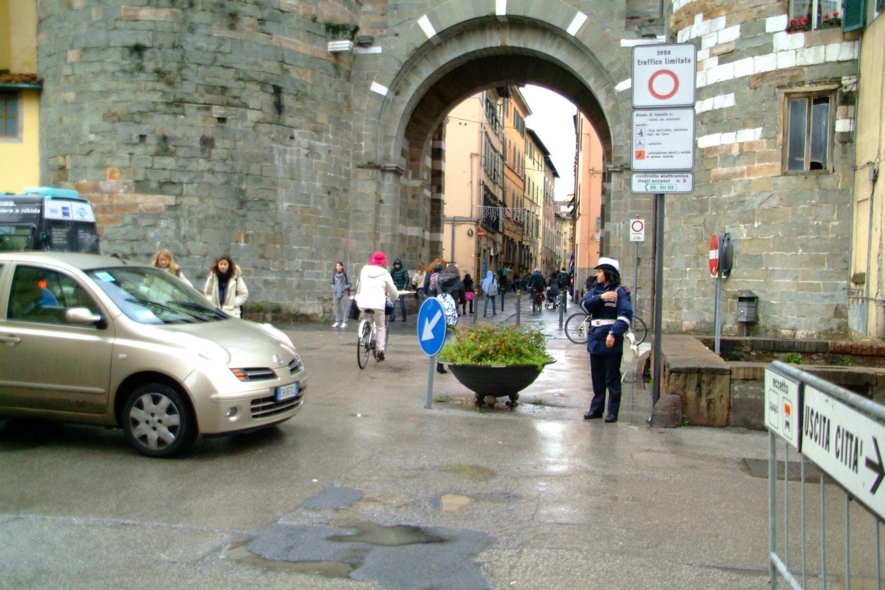 Niente Ztl, accesso ok da porta S. Anna 