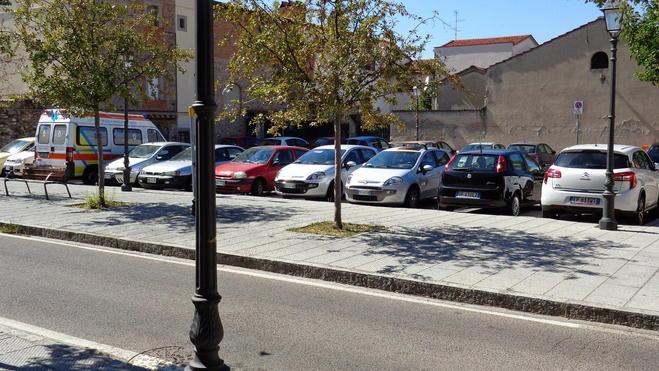 A Galciana rubano anche le panchine dopo averle sradicate