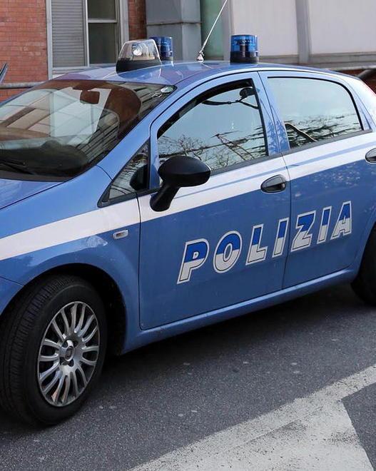 Funzionari di polizia aggrediti: tre arrestati 