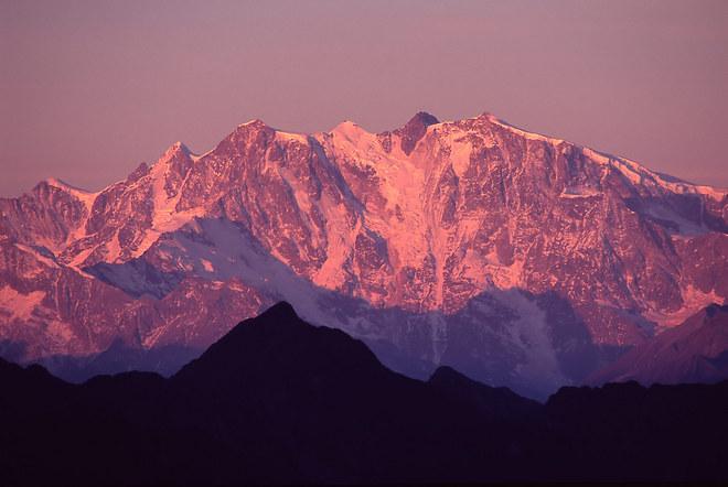 Alpinista di Prato cade e si ferisce scendendo dal Monte Rosa 