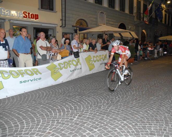 Cronometro in notturna, Sara è la più veloce delle donne 