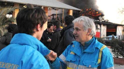 Cartoni in fiamme al cantiere