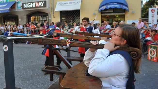 Domani in notturna corteo storico e palio della Balestra