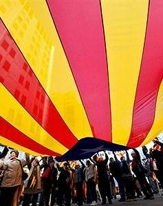 «Catalogna libera», una catena umana lunga 400 chilometri 