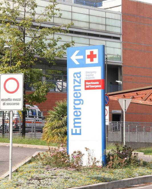 Inghiotte sasso, operato in ritardo 