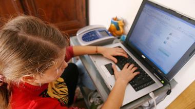 Il 67% dei bambini pisani navigano su Internet da soli