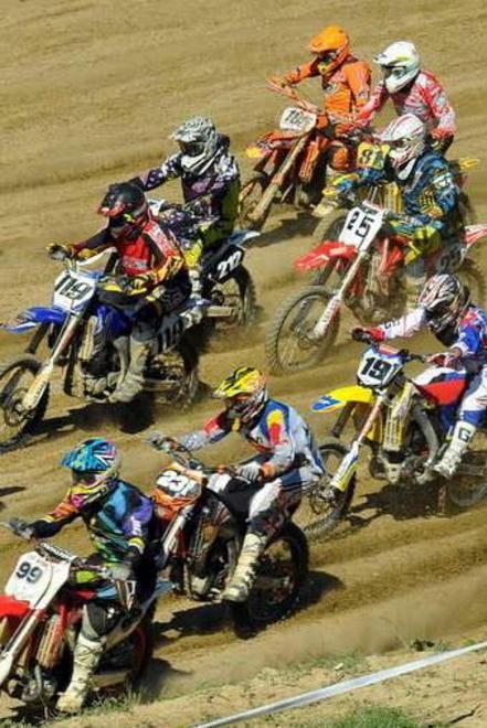 Domani si anima il crossodromo 