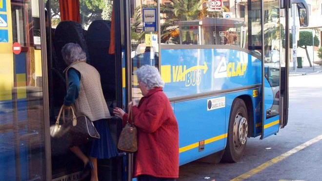 Pendolare denuncia: il bus cambia giro