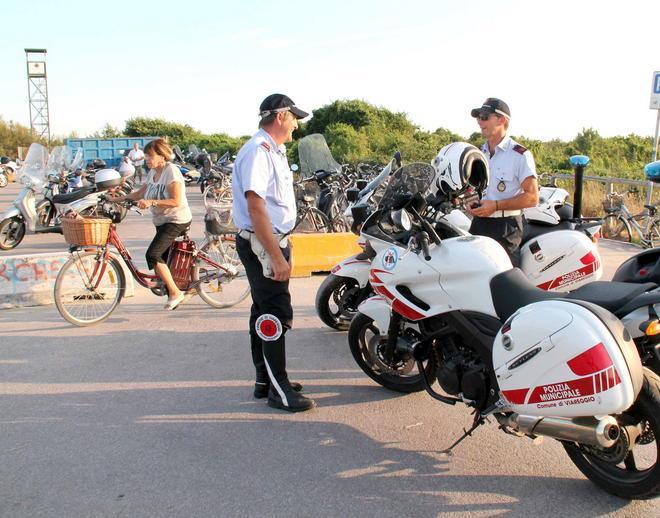 Bici ai tedeschi, il Comune «Non le ridiamo a tutti» 