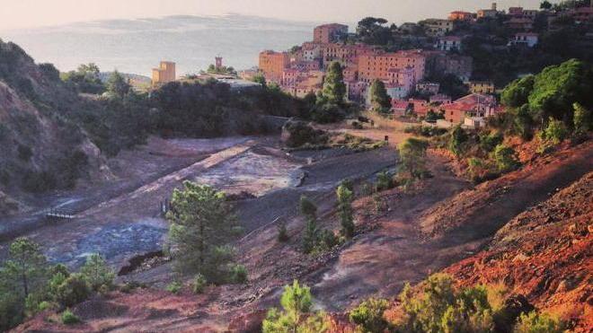 Spettacolo, fuochi e la corsa in miniera