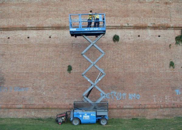 Via alla pulizia straordinaria delle Mura 
