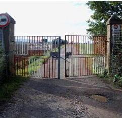 Stop alle passeggiate ma cancelli e reti non sono fuorilegge 