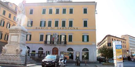 Accoltella l'ex in piazza Cavour: arrestata 24enne livornese