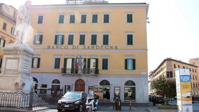 Accoltella l'ex in piazza Cavour: arrestata 24enne livornese