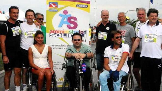 Politici e amministratori corrono per solidarietà