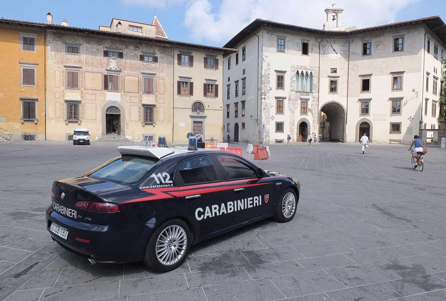 Anziano trovato morto con volto insanguinato, si pensa a un malore 